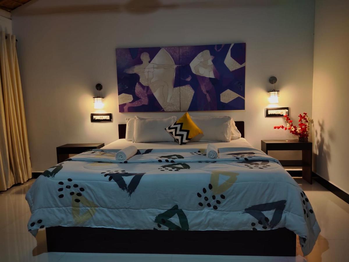 Lotus Riya Home Stay Hampi Exterior photo